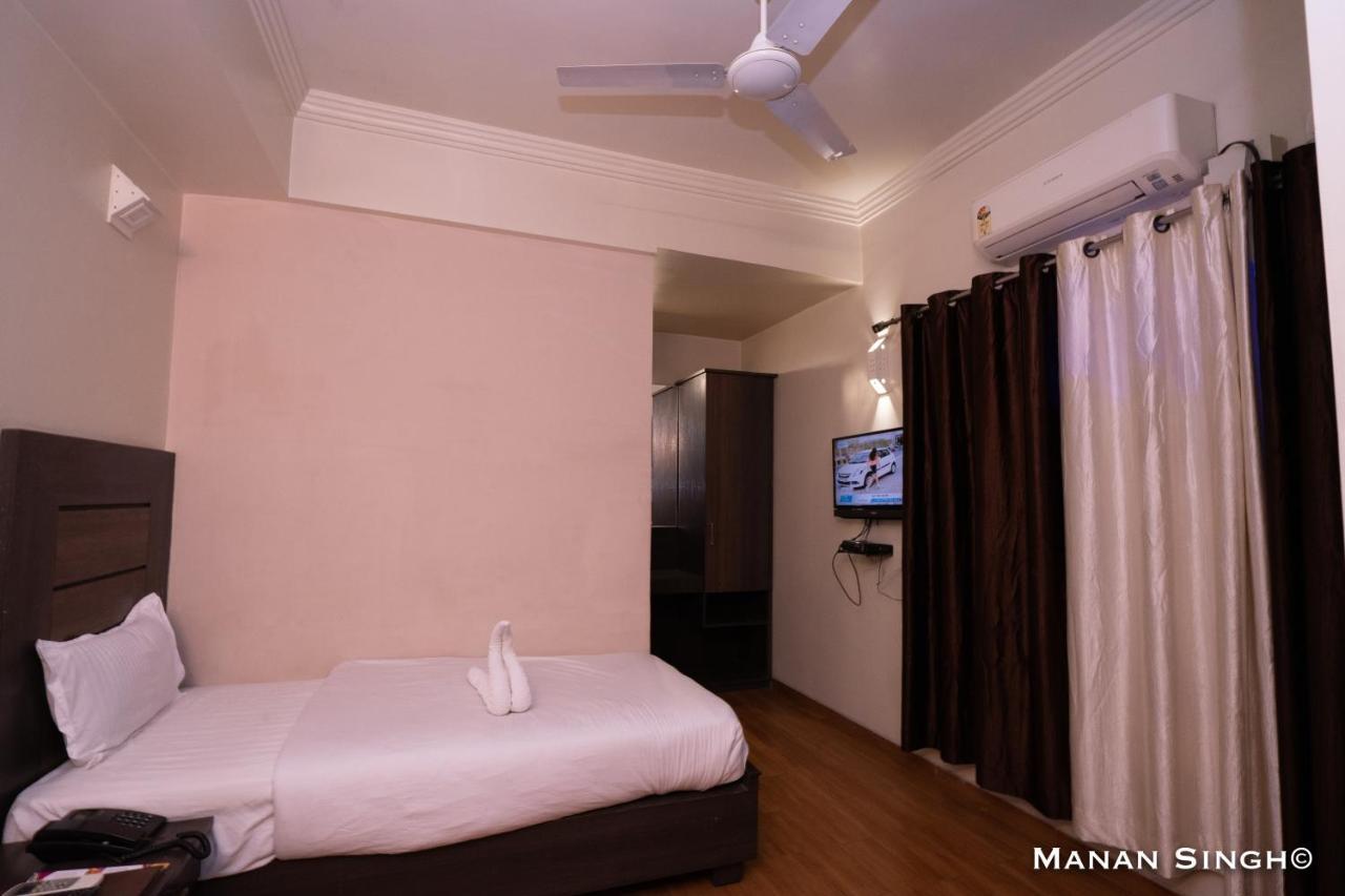 Hotel Samrat Jabalpur Dış mekan fotoğraf